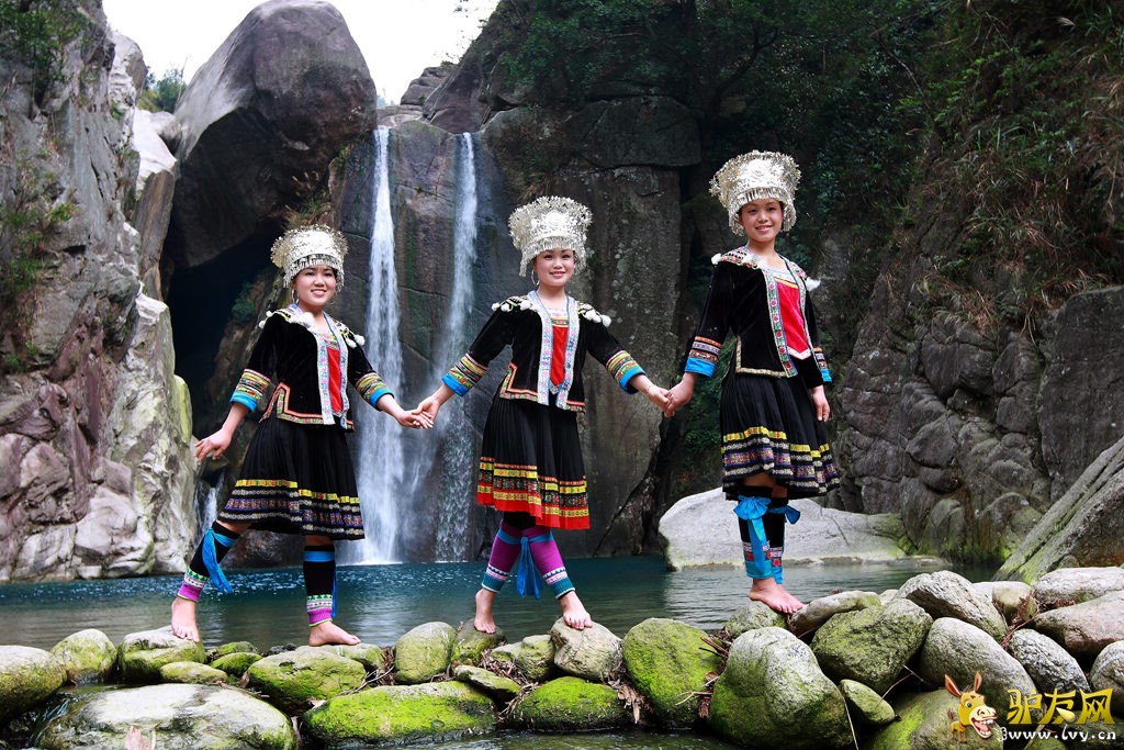 ����׳������